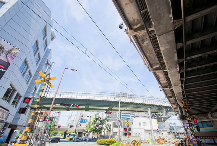 大阪福島の駅前